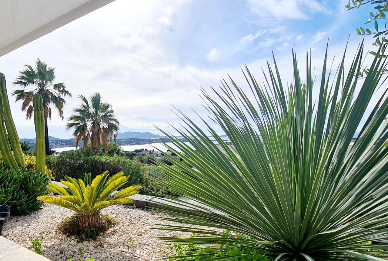 Magnifique Appartement Vue Mer - Grande Terrasse Et Piscine Бандоль Экстерьер фото